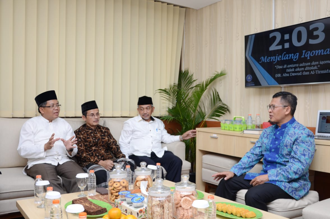 Presiden PKS Mohamad Sohibul Iman dan jajaran bersama Ustadz Abdullah Gymnastiar dalam Agenda Silaturahim, Pondok Pesantren Daarut Tarbiyah, Bandung, Jawa Barat, Rabu (6/02/2019). (Donny/PKSFoto)
