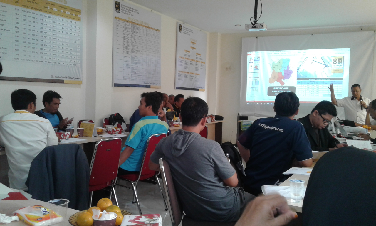 Peserta sedang menyimak pemaparan materi oleh Sekretaris Wilda Sumbagsel, Juanidi