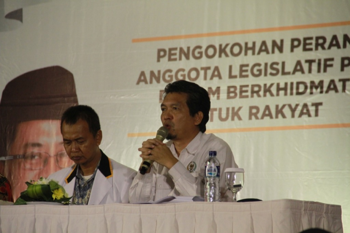 Ketua Bidang Politik, Hukum, dan Keamanan DPP PKS Almuzzamil Yusuf