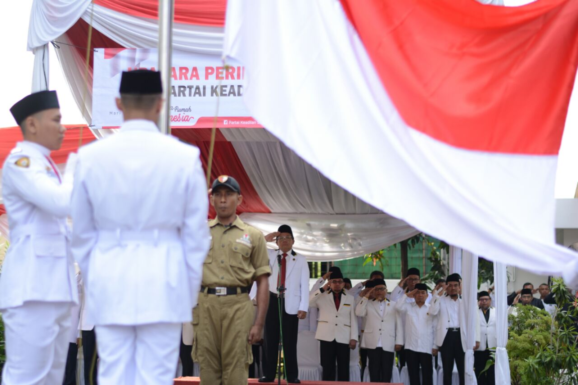 Pengibaran Bendera Merah Putih