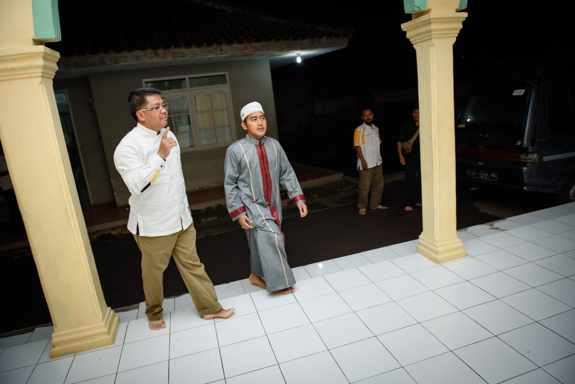 Presiden Partai Keadilan Sejahtera (PKS) Mohamad Sohibul Iman bersama warga Tasikmalaya. Dok: M.Hilal