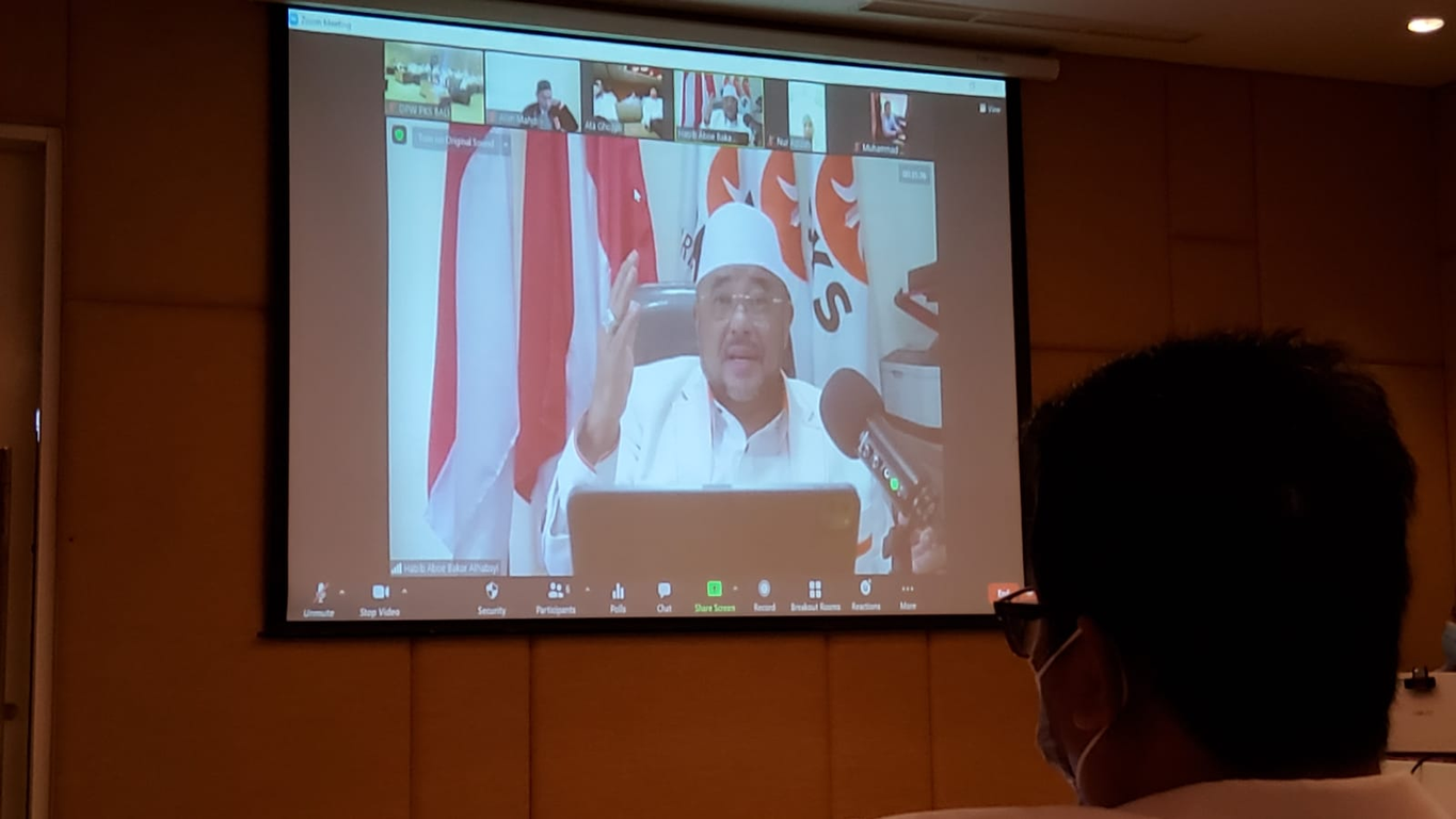 Sekjen PKS Habib Aboe Bakar AlHabsy memberikan arahan dalam Pelantikan struktur DPTW PKS Bali (Rony/PKSFoto)