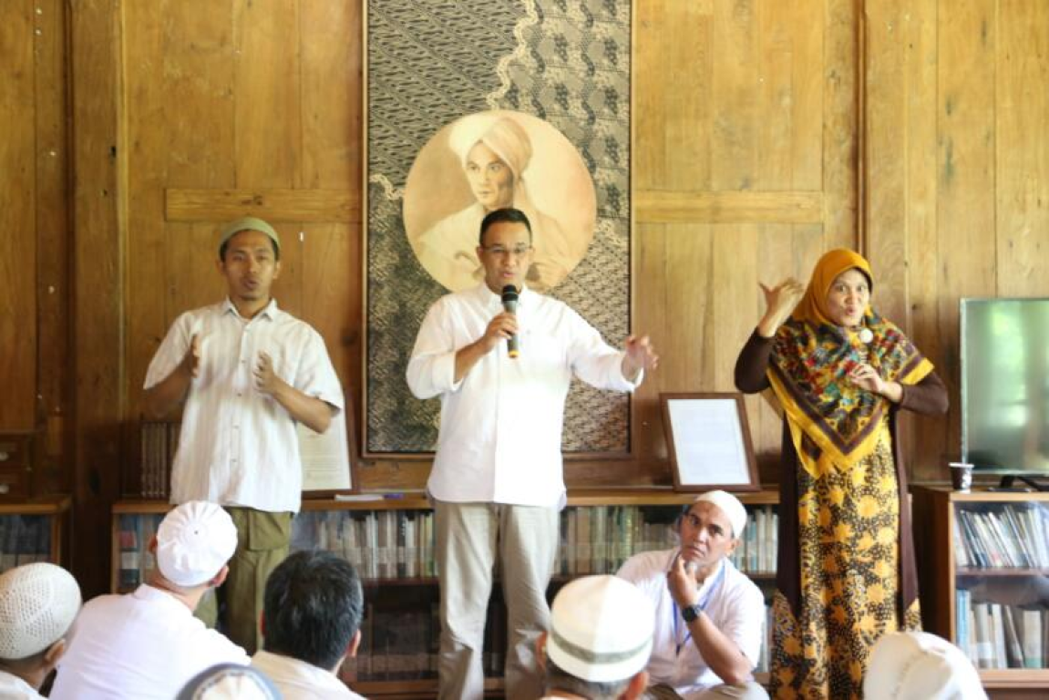 Calon Gubernur DKI, Anies Baswedan saat Melakukan Sosialisasi Program