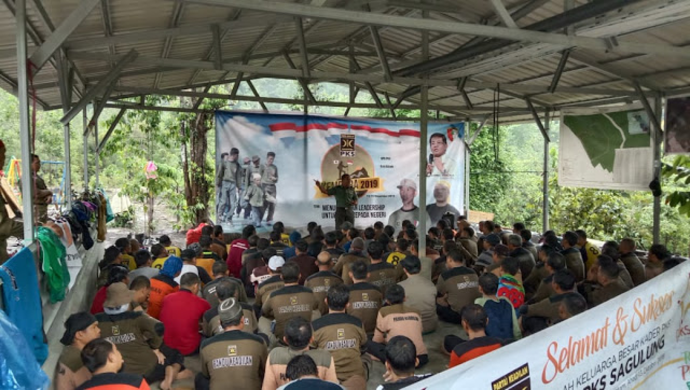 Kapten Inf. HP Bangun menyampaikan materi Bela Negara di acara Kembara PKS batam (Foto: PKS Foto Kepri)