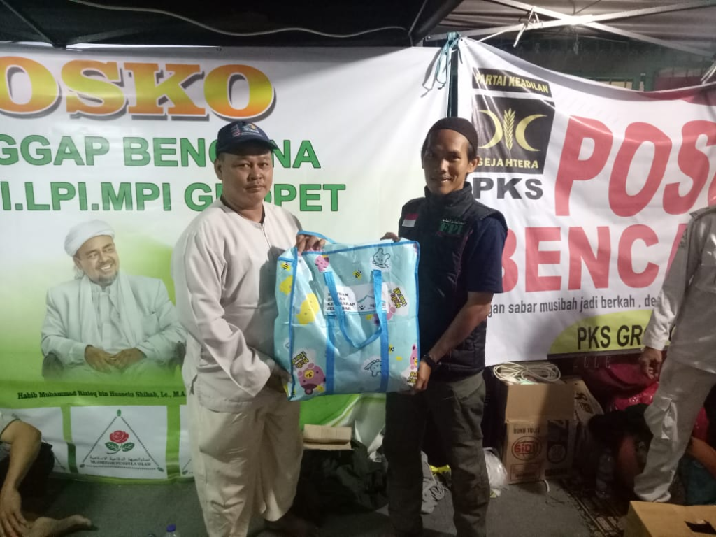 Posko relawan PKS dan FPI di Grogol Petamburan, Jakarta Barat, Ahad (13/1) (dokpri)