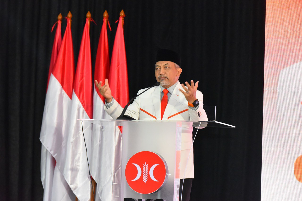 Presiden PKS, Ahmad Syaikhu saat memberikan arahan kepada peserta Bimtek Banjabar (Hilal/PKSFoto)