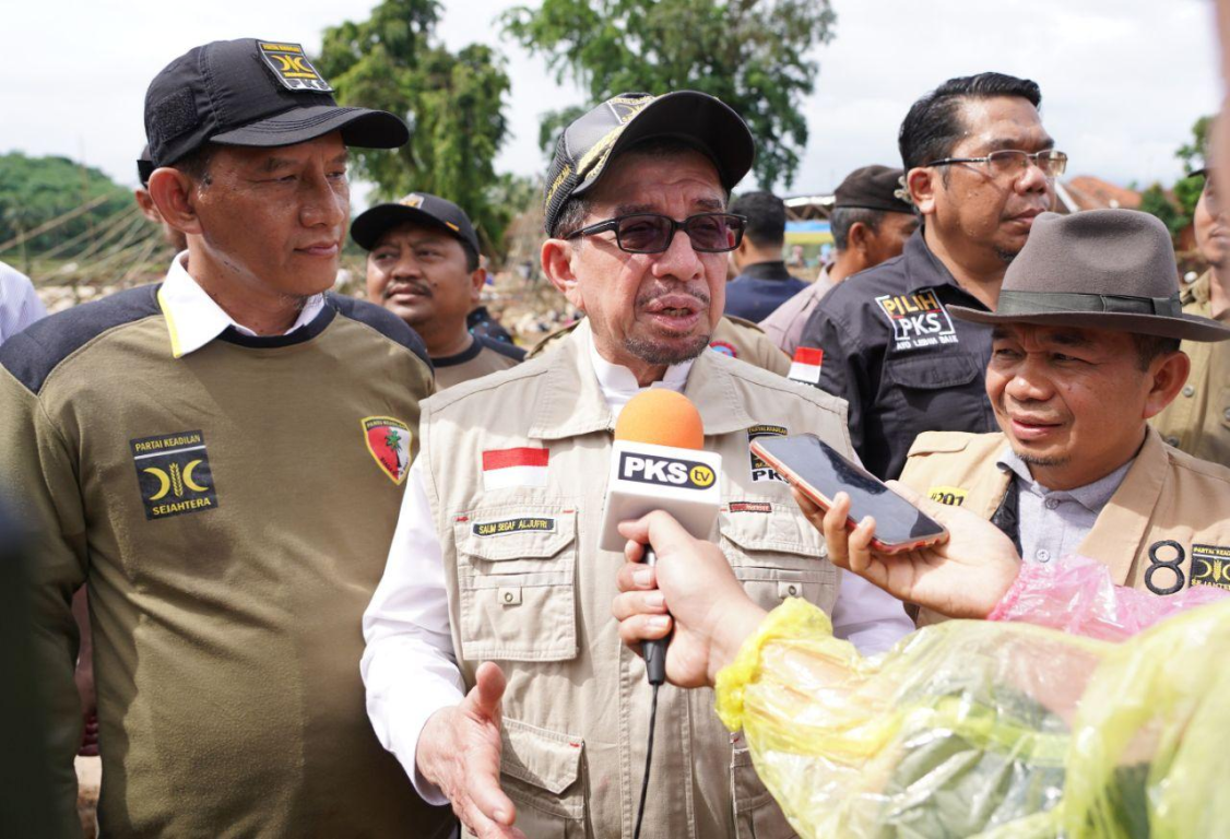 Ketua Majelis Syuro Partai Keadilan Sejahtera Habib Salim Segaf Al-Jufri saat diwawancarai dalam kunjungan ke Lebak, Senin (13/01/2020). (Donny/PKSFoto)