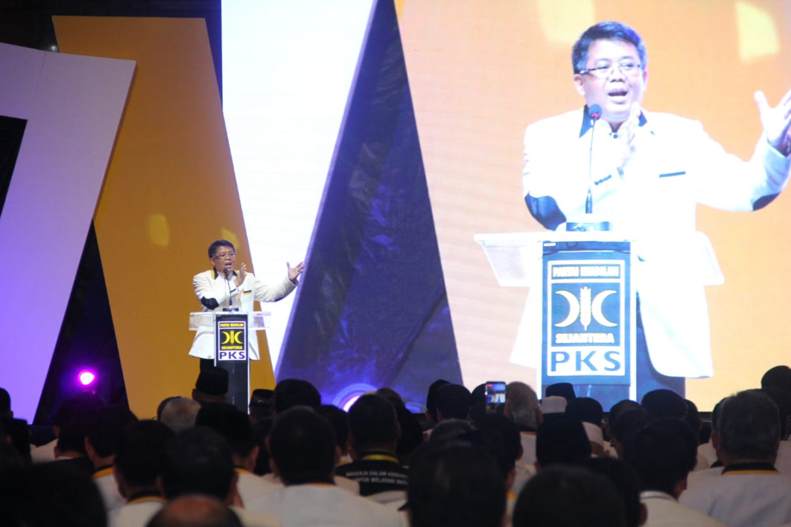 Presiden PKS Mohamad Sohibul Iman memberikan arahan dalam Konsolidasi Nasional seluruh Anggota Legislatif (Aleg) PKS di Hotel Grand Sahid Jaya, Jakarta, Rabu (30/1/2019). (Donny/PKSFoto)