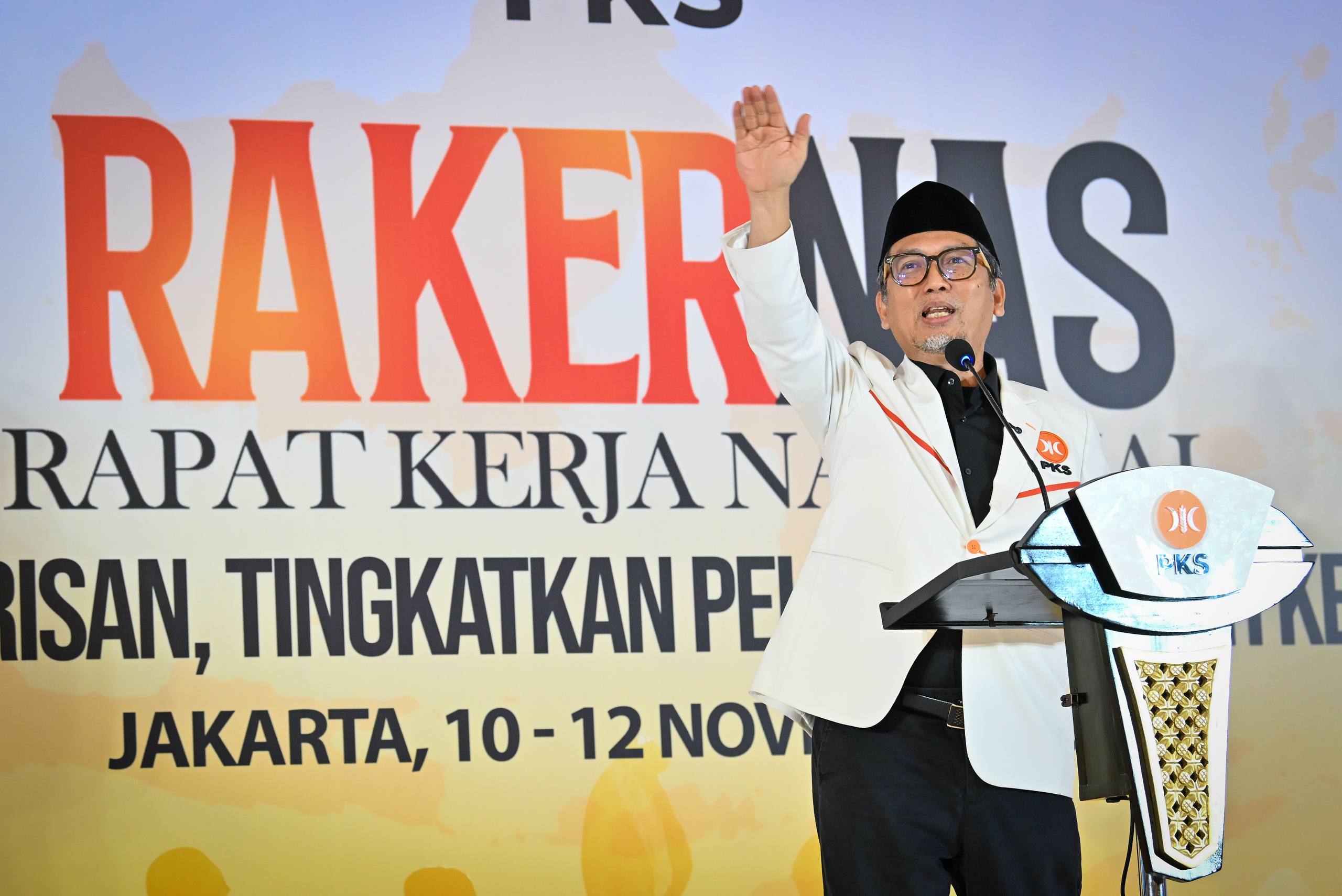 Presiden PKS  Dr. H. Al Muzzammil Yusuf, M.Si. pada pembukaan Rakernas PKS 2025, Senin, (10/11/2025)