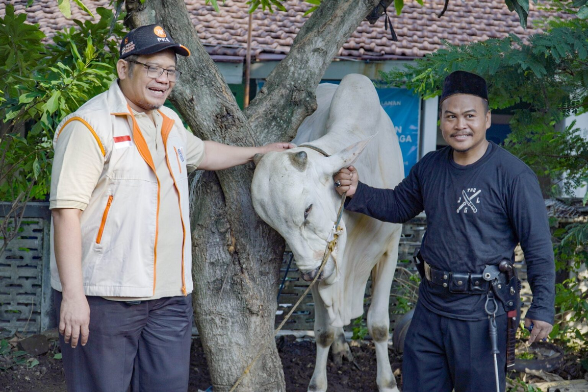 DPW PKS Jawa Tengah melakukan pemotongan hewan Kurban, di Kantor DPTW PKS Jawa Tengah, Gajahmungkur, Semarang.