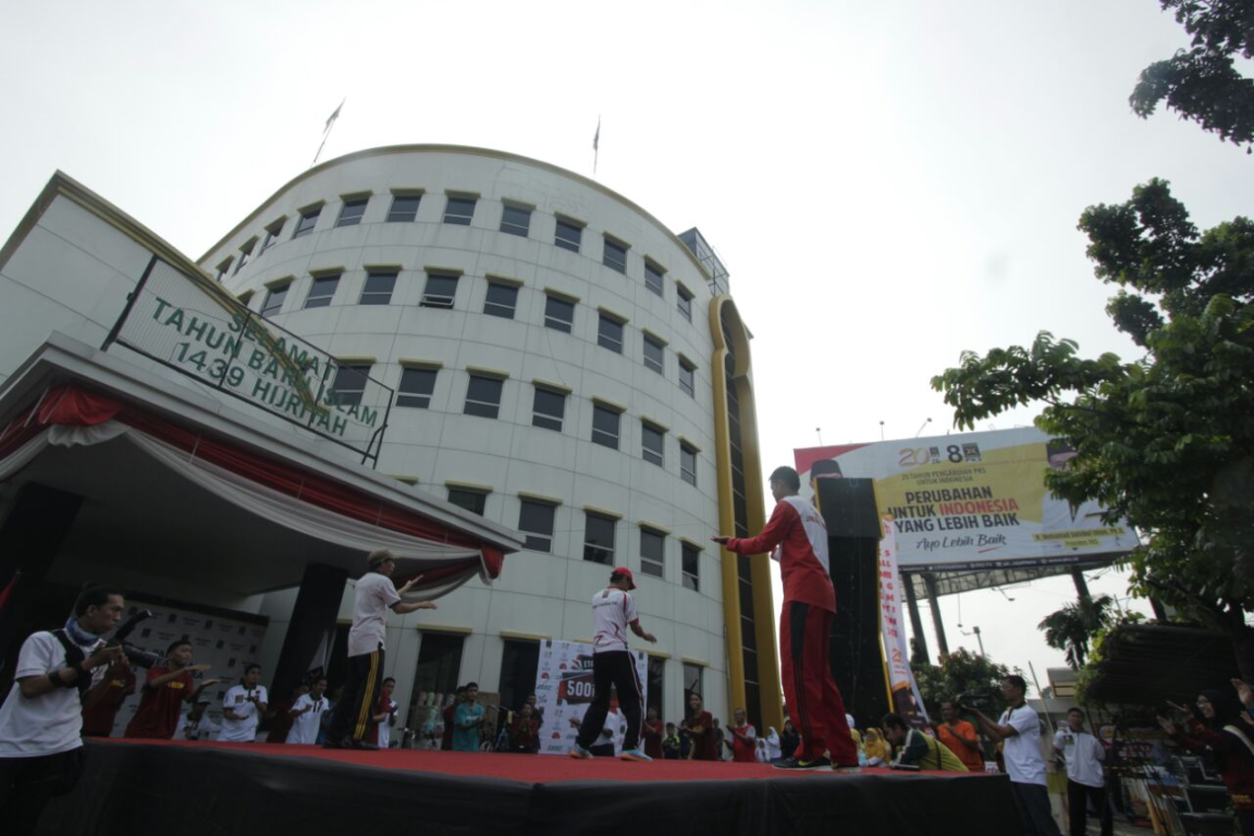 Persiapan acara Wall Climbing Milad PKS 20 dan penyambutan rombongan Road Bike Tour de Jakarta di Gedung MD Building, Sabtu (21/4) (M. Tsany/PKSFoto)