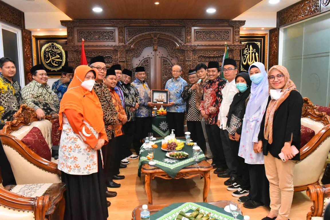 Jajaran pimpinan DPP PKS bertemu dengan PP Muhammadiyah (Hilal/PKSFoto)