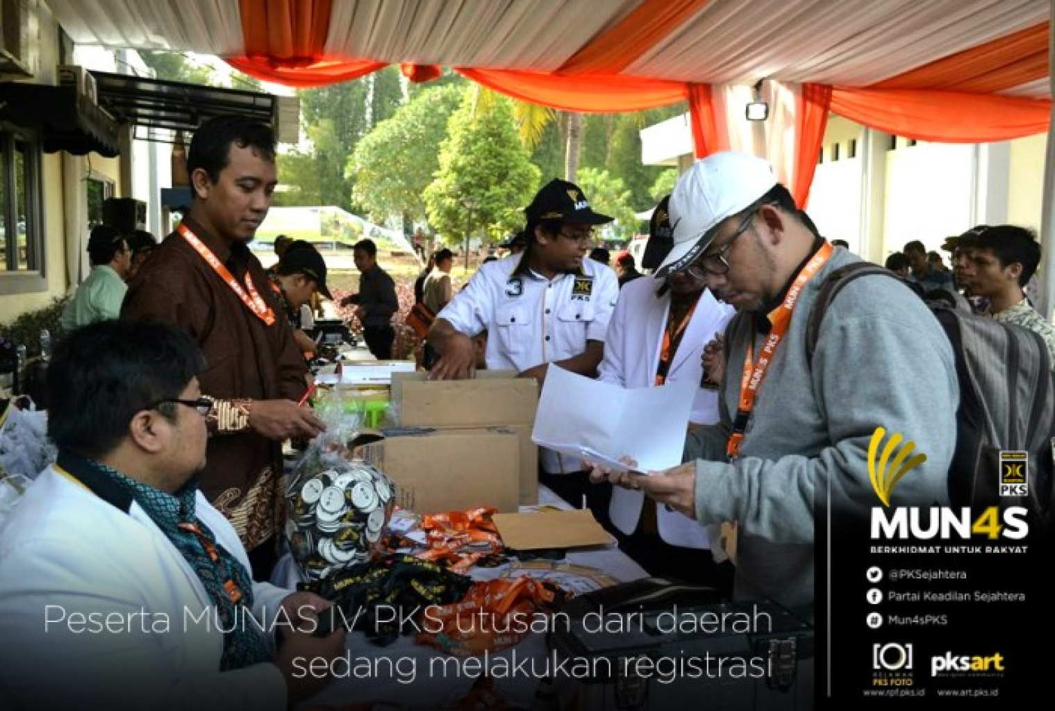 Registrasi Utusan Daerah di Munas ke-4 PKS