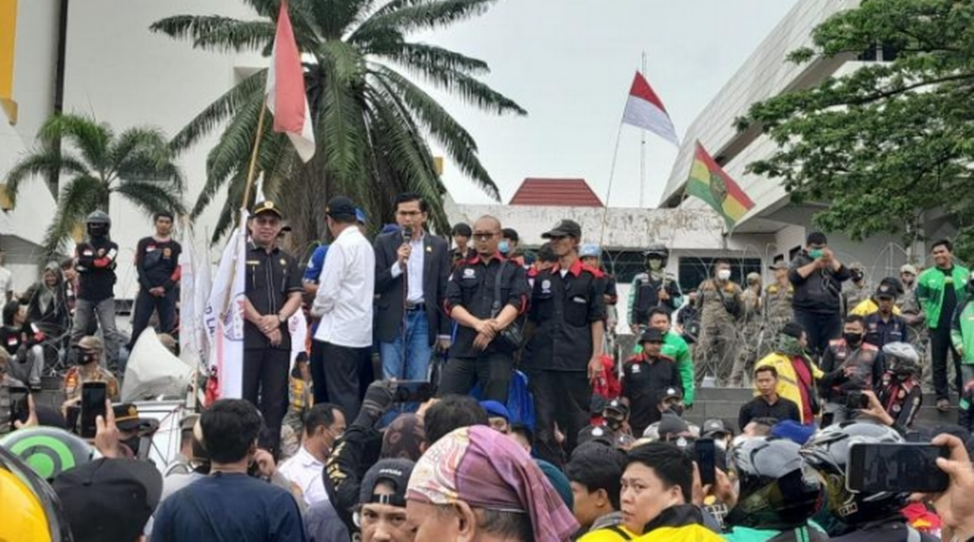 Ketua Fraksi PKS DPRD Lampung, Ade Utami Ibnu Konsisten Menolak Kenaikan BBM. (Sumber: tintainformasi.com)