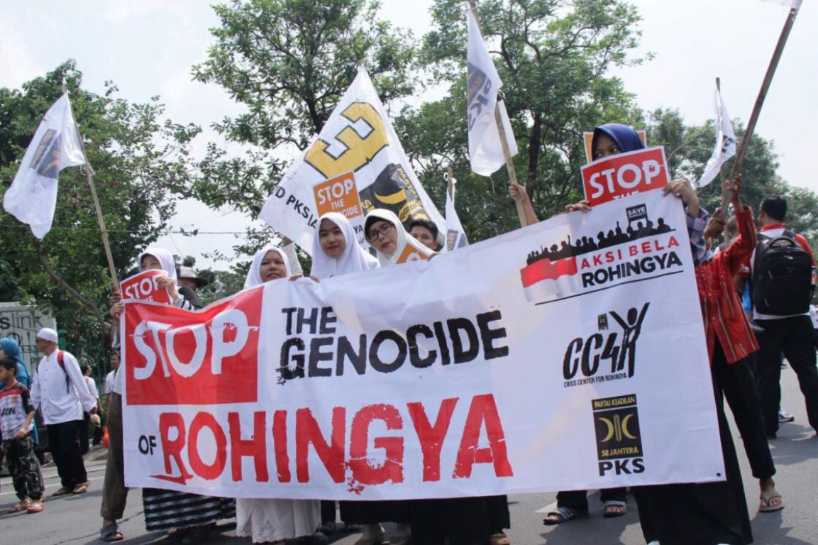 Massa Aksi Bela Rohingya di Jakarta, Sabtu (16/9) menuntut penghentikan pembersihan etnik Rohingya yang dilakukan militer Myanmar. (PKS Foto)