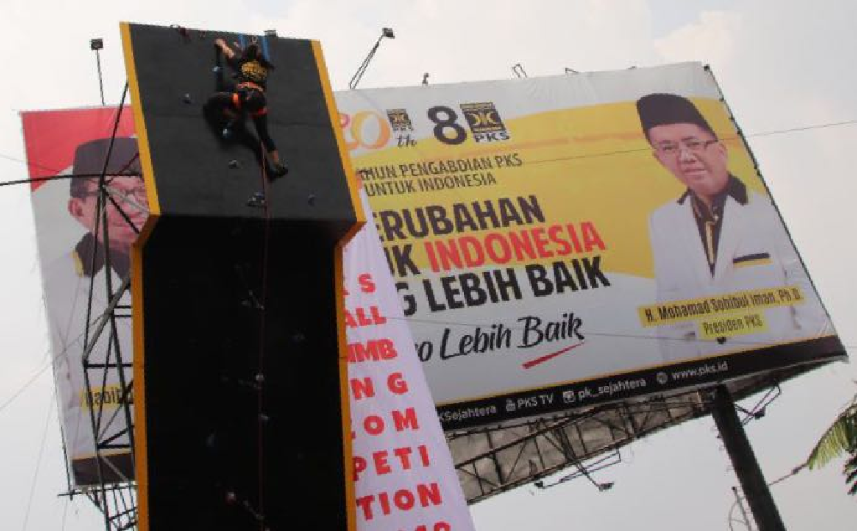 Suasana Kompetisi Wall Climbing Milad ke-20 PKS di Gedung MD Building DPP PKS, Sabtu,(21/4). (Alris/PKSFoto)