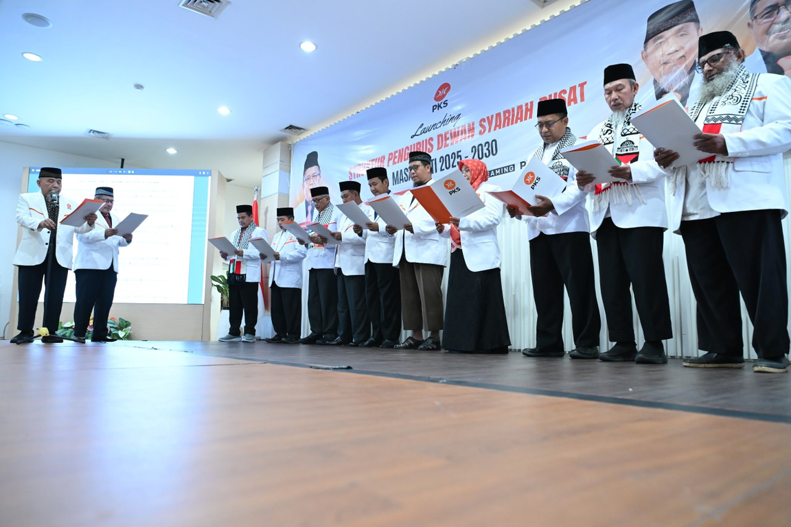 Pelantikan struktur Dewan Syariah Pusat PKS (Fathur/PKSFoto)