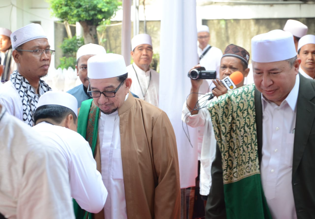 Ketua Majelis Syuro PKS Habib Salim Segaf Al-Jufri sebelum peringatan Maulid Nabi SAW di kantor DPP PKS Jakarta, Ahad (13/1) (Donny/PKSFoto)