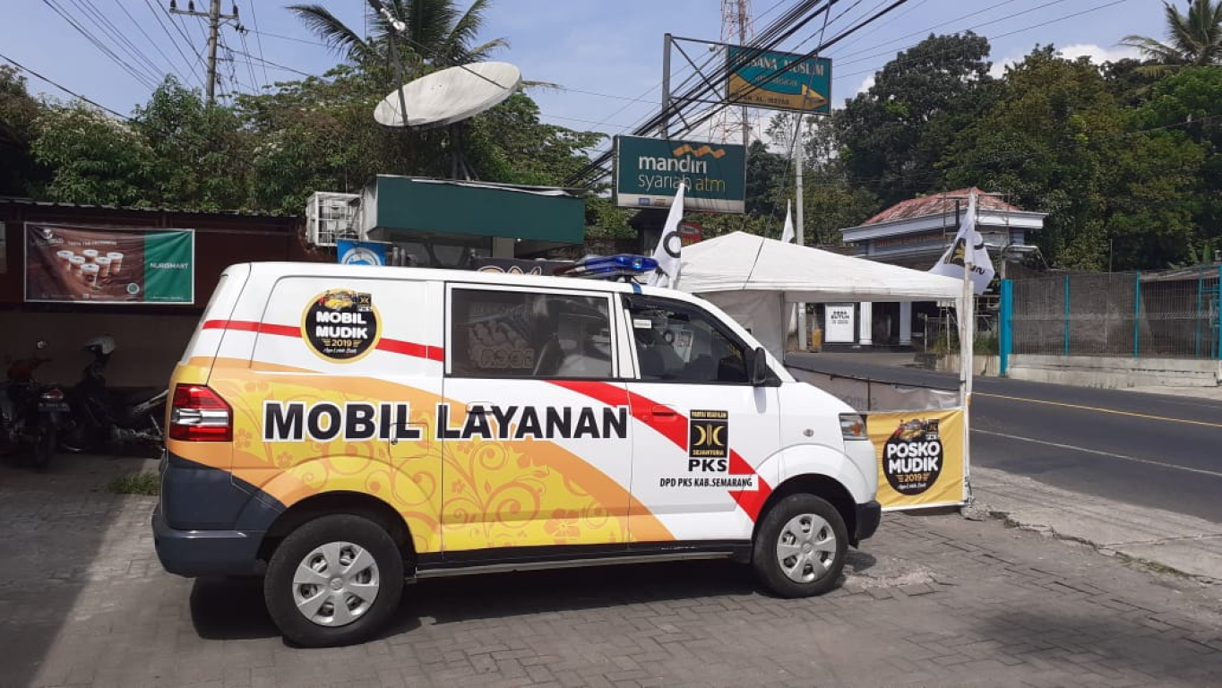 Mobil layanan ambulans di Posko Mudik PKS Jawa Tengah (dok PKS Jateng)