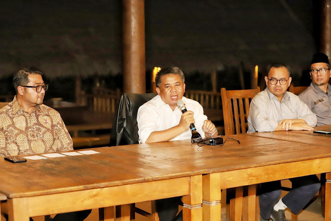 Wakil Ketua Majelis Syuro PKS Mohamad Sohibul Iman memberikan keterangan media terkait koalisi pencapresan 2024 (Fathur/PKSFoto)