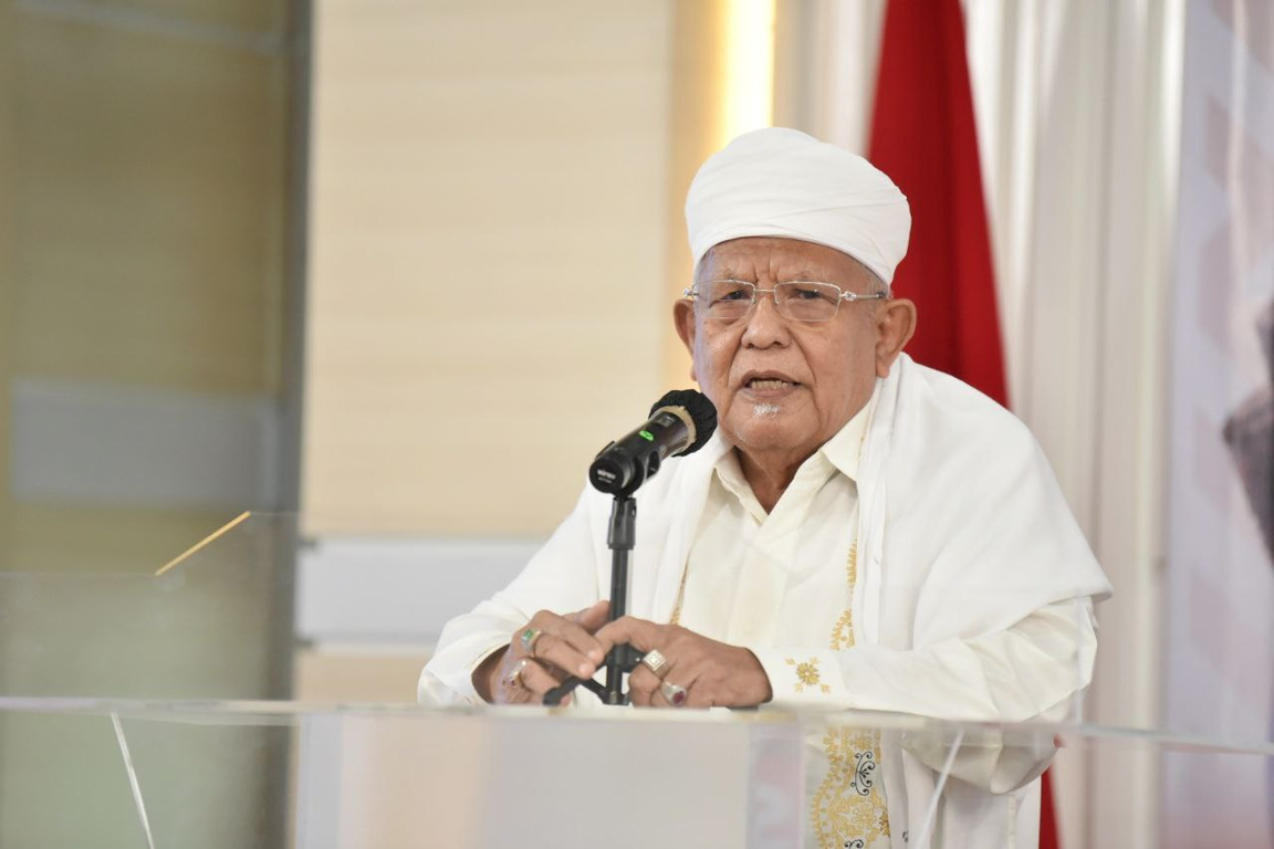 Pimpinan Pondok Pesantren Daarul Rahman Jakarta, KH Syukron Makmun dalam acara Tabligh Solidaritas Dzulhijjah yang digelar di DPP PKS di Jakarta (Donny/PKSFoto)