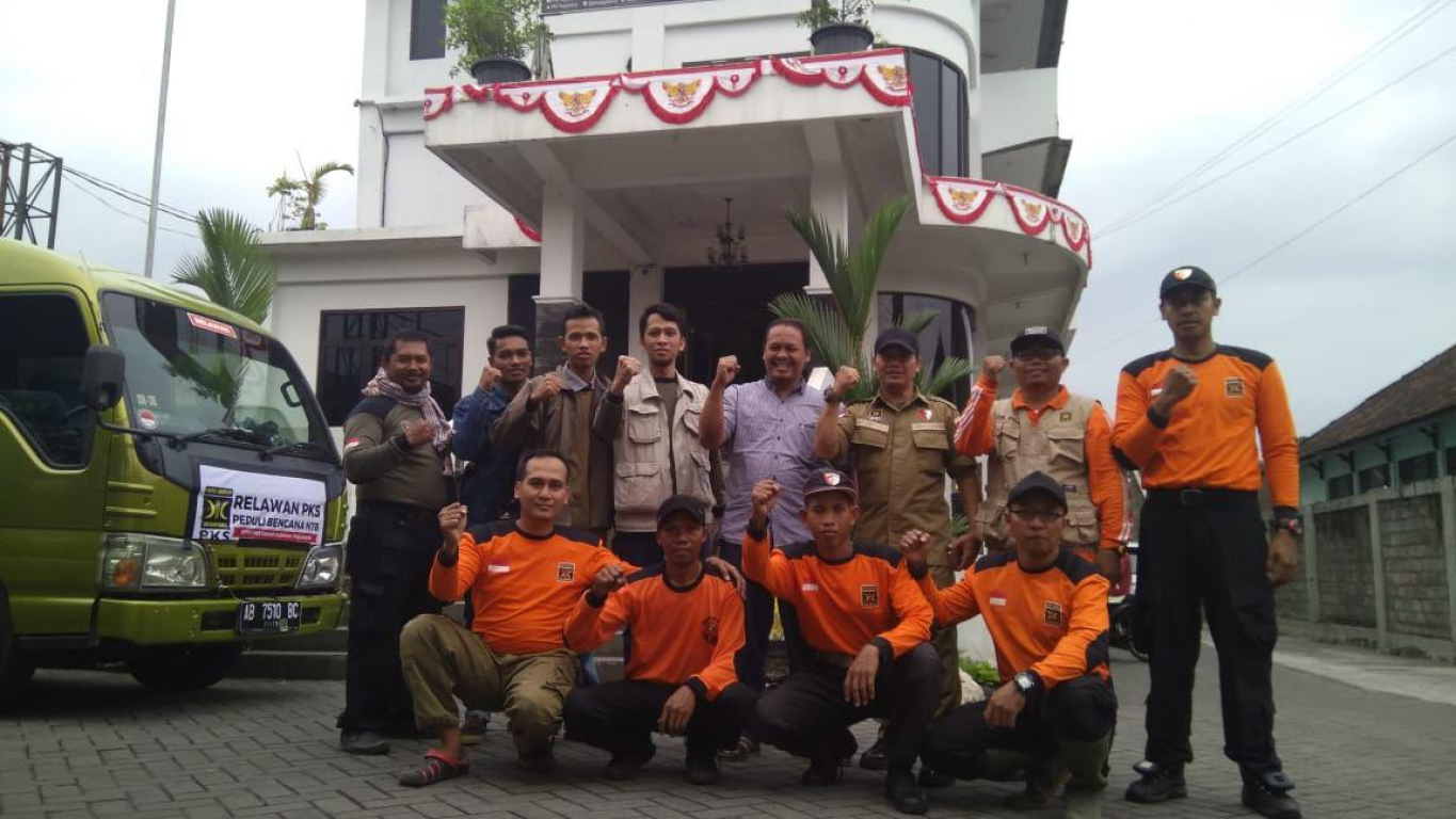 Tim Relawan Gempa Lombok