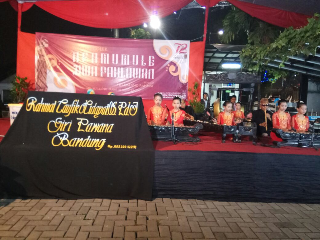 Suasana pagelaran wayang golek di DPP PKS