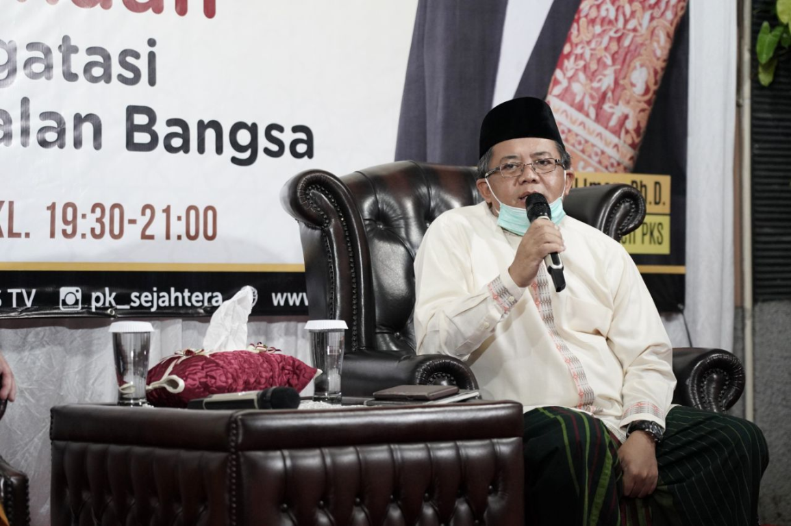Presiden PKS Mohamad Sohibul Iman saat memberikan kajian dalam Tarhib Ramadhan yang disiarkan langsung oleh PKS TV, Senin (20/4) (Donny/PKSFoto)