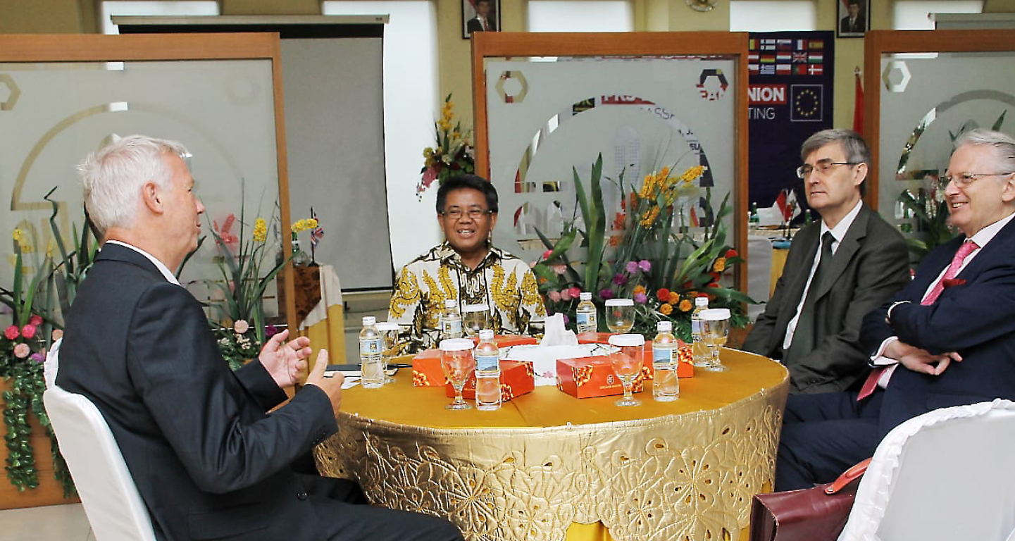 Presiden PKS Mohamad Sohibul Iman menerima delegasi para Dubes negara-negara Uni Eropa di kantor DPP PKS, Selasa (26/6) (PKSFoto)