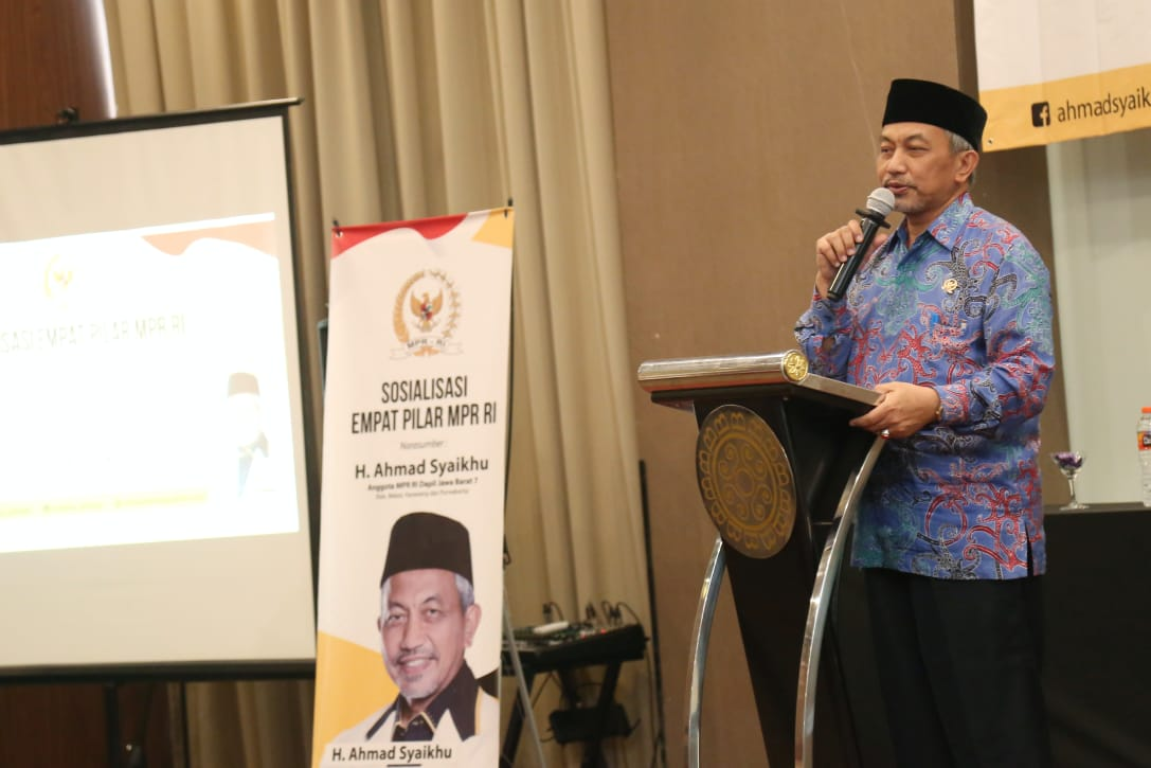 Anggota MPR RI Ahmad Syaikhu saat sosialisasi Empat Pilar di Karawang, Senin (25/11/2019) (Dokpri)