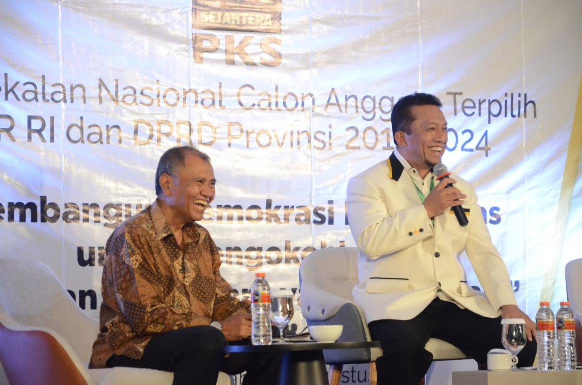 Ketua KPK Agus Rahardjo dan Ketua DPP PKS Wilda Sumbagut Tifatul Sembiring dalam Pembekalan Nasional Caleg PKS Terpilih di Jakarta, Selasa (6/8) (PKSFoto)