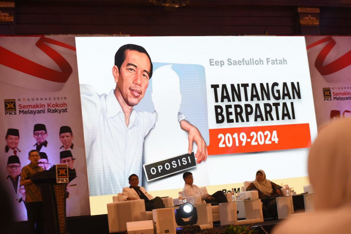 CEO PolMark Indonesia, Eep Saefulloh Fatah dalam sesi Leadership Talks Rakornas PKS 2019, Jumat (15/11) (PKSFoto)
