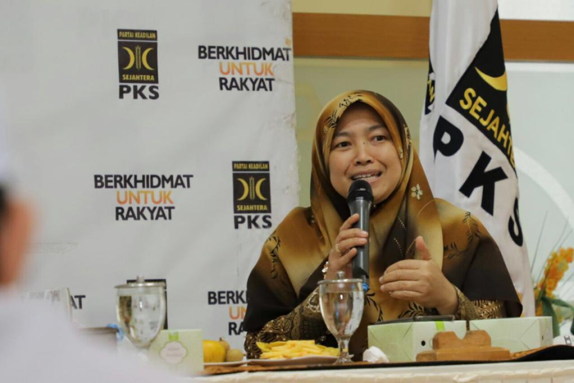 Anggota Komisi IX DPR RI Fraksi Partai Keadilan Sejahtera, Kurniasih Mufidayati