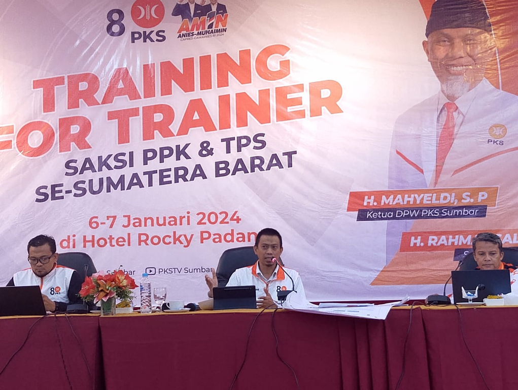 Tim Saksi Nasional PKS pada kegiatan Training for Trainer Saksi PPK dan TPS se-Sumatera Barat.