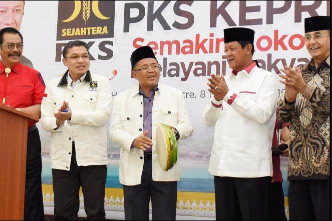 Presiden PKS Mohamad Sohibul Iman membuka rangkaian acara Rakorwil PKS Kepulauan Riau di Batam, Ahad (8/12) (Humas PKS Kepri)
