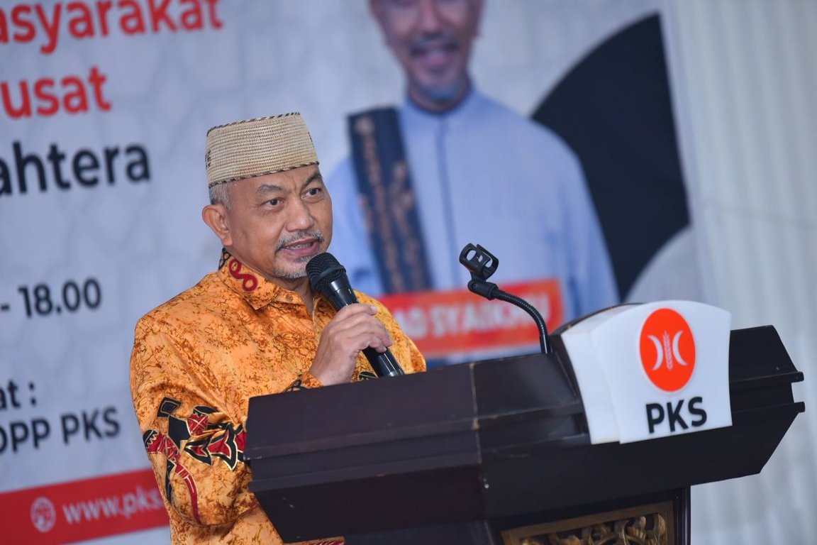 Presiden PKS Ahmad Syaikhu dalam sambutannya pada acara Vuka Bersama Tokoh Masyarakat yang digelar oleh DPP PKS (Hilal/PKSFoto)