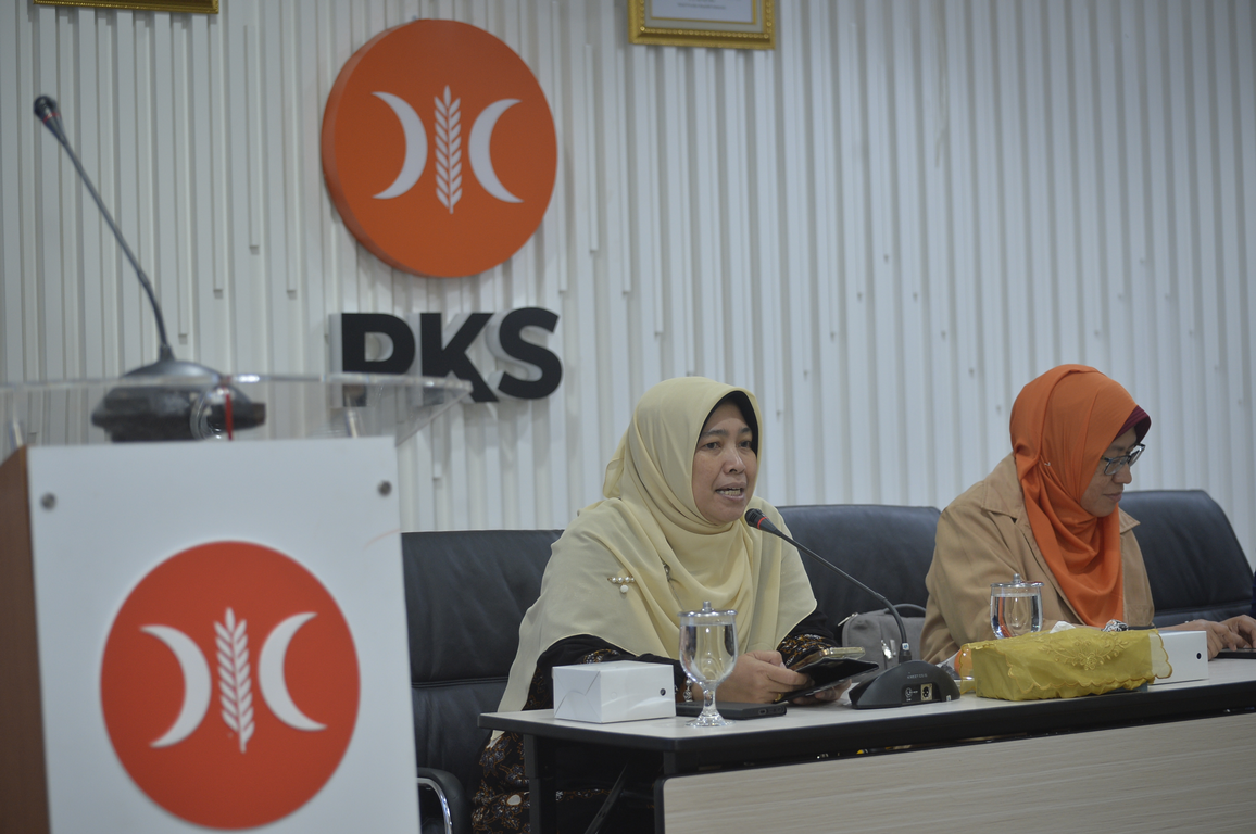 Sekretaris Fraksi PKS Ledia Hanifa, Wakil Ketua Komisi IX DPR RI Kurniasih Mufidayati dalam PKS Mendengar RUU Kesehatan di kantor DPTP PKS (Ist)