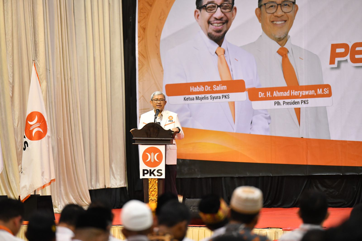Plh Presiden Partai Keadilan Sejahtera (PKS), menghadiri apel akbar pemenangan Pilkada Aceh di Amel Convention Hall, Banda Ace (Dari/PKSFoto)