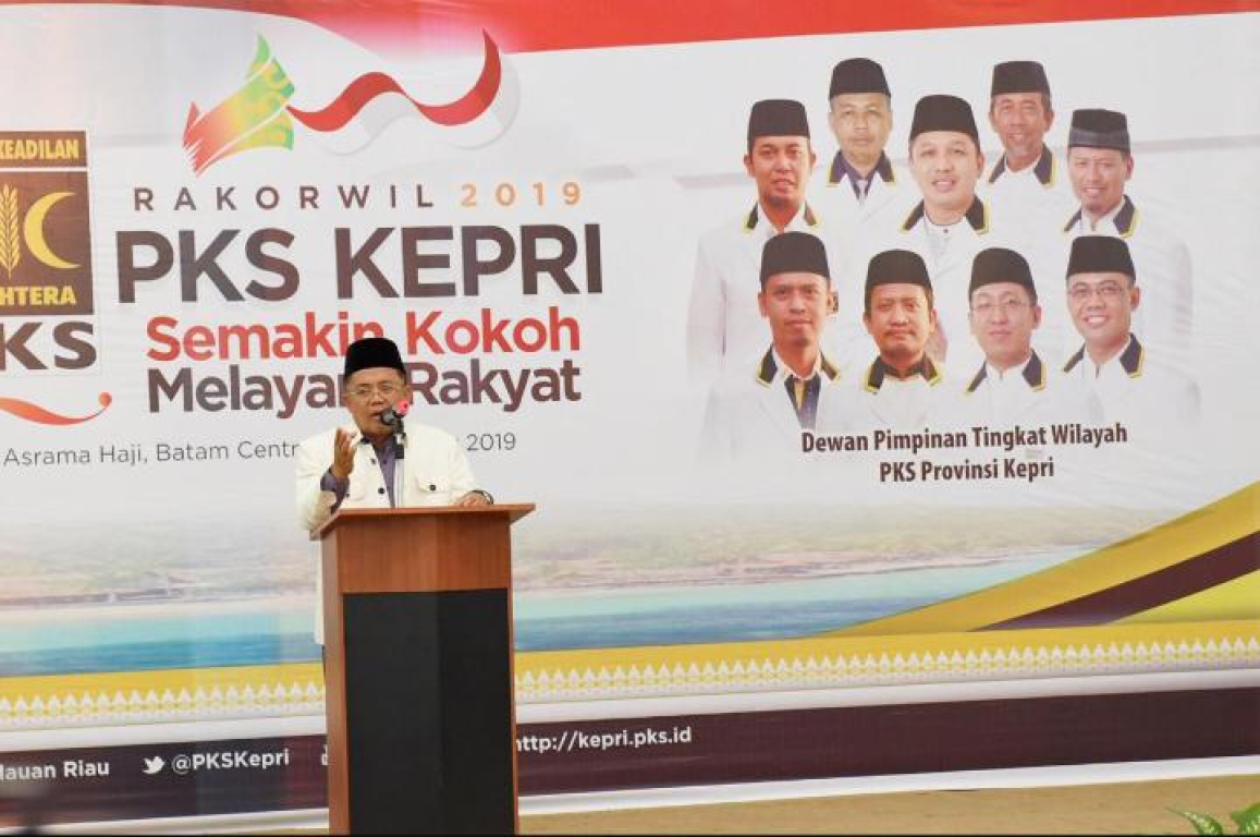 Presiden PKS Mohamad Sohibul Iman memberikan arahan dalam Rakorwil PKS Kepri di Batam, Ahad (8/12/2019) (dok Humas PKS Kepri)
