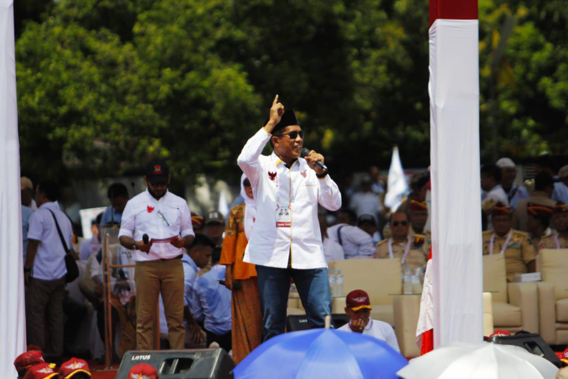 Ketua Komisi I DPR, Abdul Kharis Almasyhari