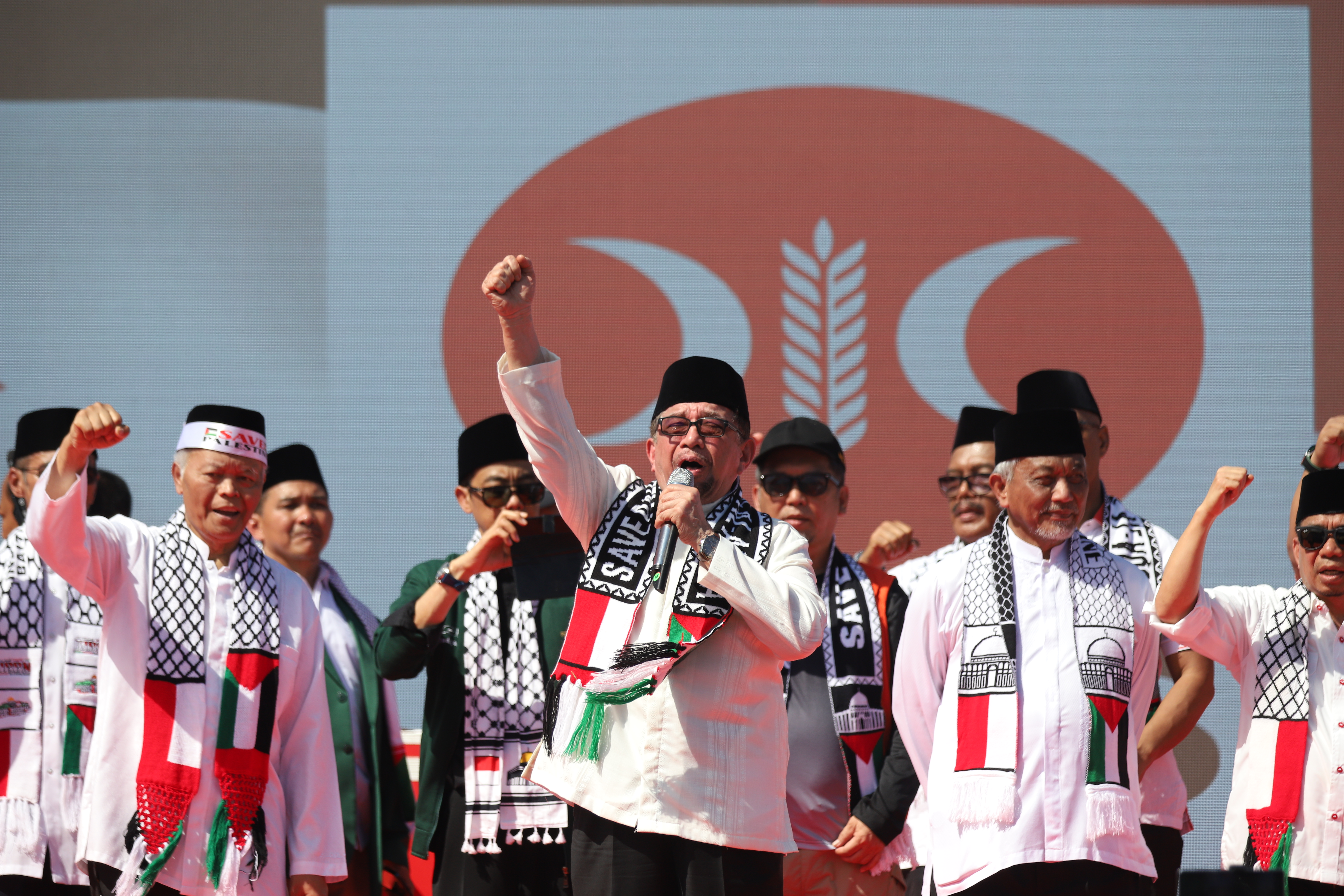 Ketua Majelis Syura PKS, Dr. Salim Segaf Al Jufri pada Aksi Simpatik “Selamatkan Kemanusiaan di Gaza” di Jakarta, Sabtu, 24/05/25