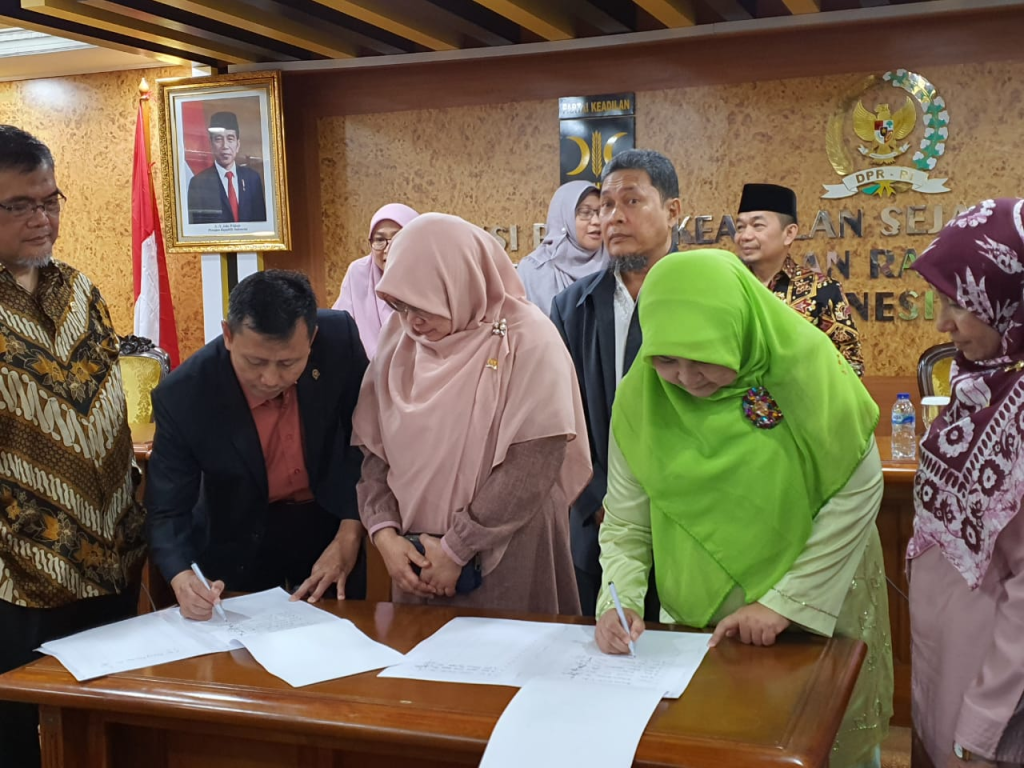 Penandatangan usulan pembentukan Pansus Jiwasraya oleh Anggota Fraksi Partai Keadilan Sejahtera DPR RI, Rabu (15/01/2020)