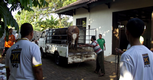 Hewan qurban diangkut mobil pick up masuk lokasi acara, Selasa, (13/09).