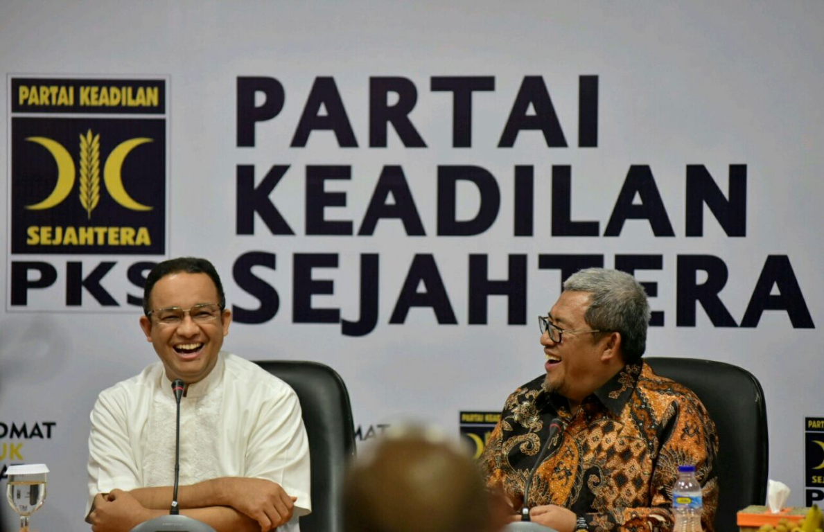Calon Gubernur DKI Jakarta Anies Baswedan bertemu dengan Gubernur Jawa Barat Ahmad Heryawan (Aher) di Kantor DPW PKS Jawa Barat, Bandung, Rabu sore (1/3).