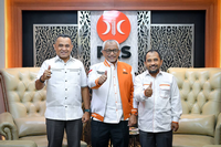FOTO : Presiden PKS Ahmad Syaikhu Menerima Kunjungan  Bupati dan Wakil Bupati Kabupaten Buru