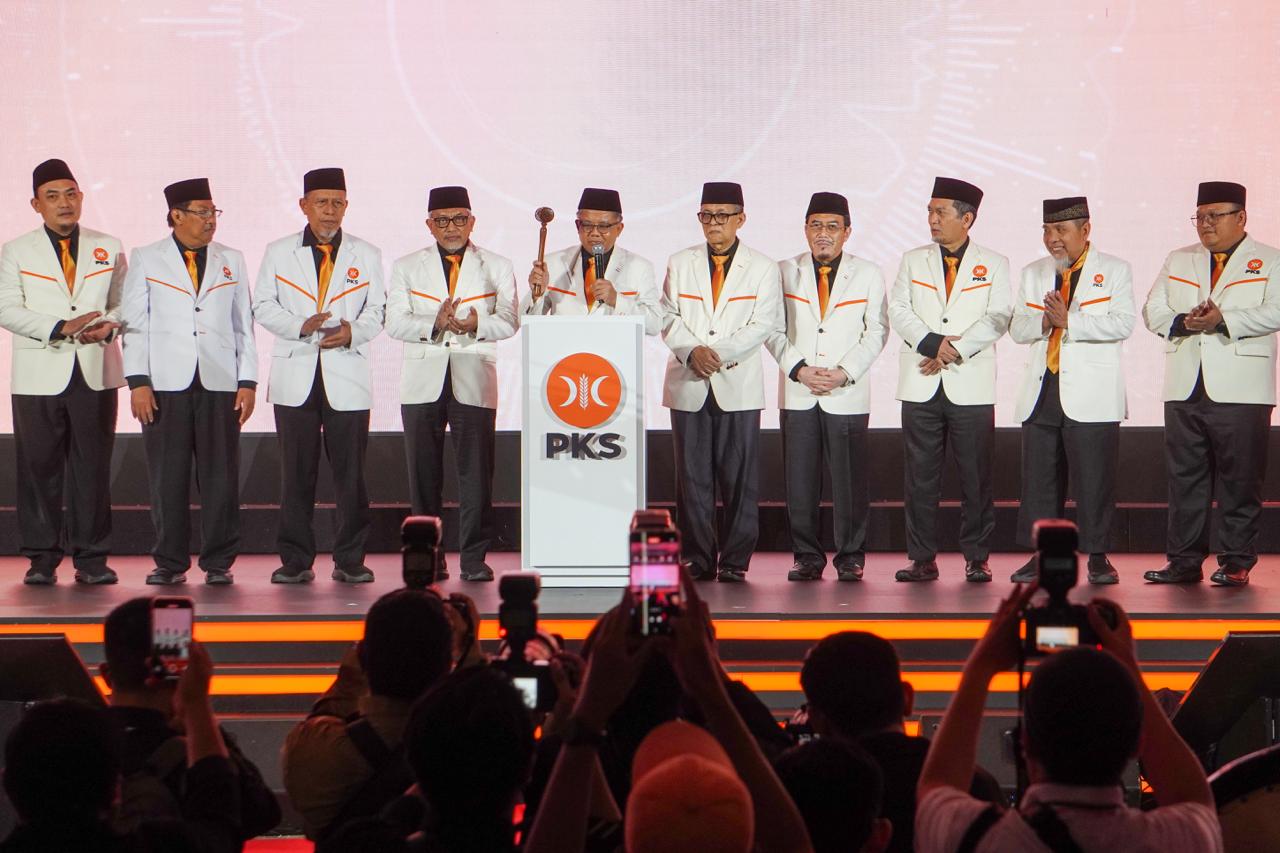KMS beserta jajaran DPTP membuka MUNAS VI Partai Keadilan Sejahtera