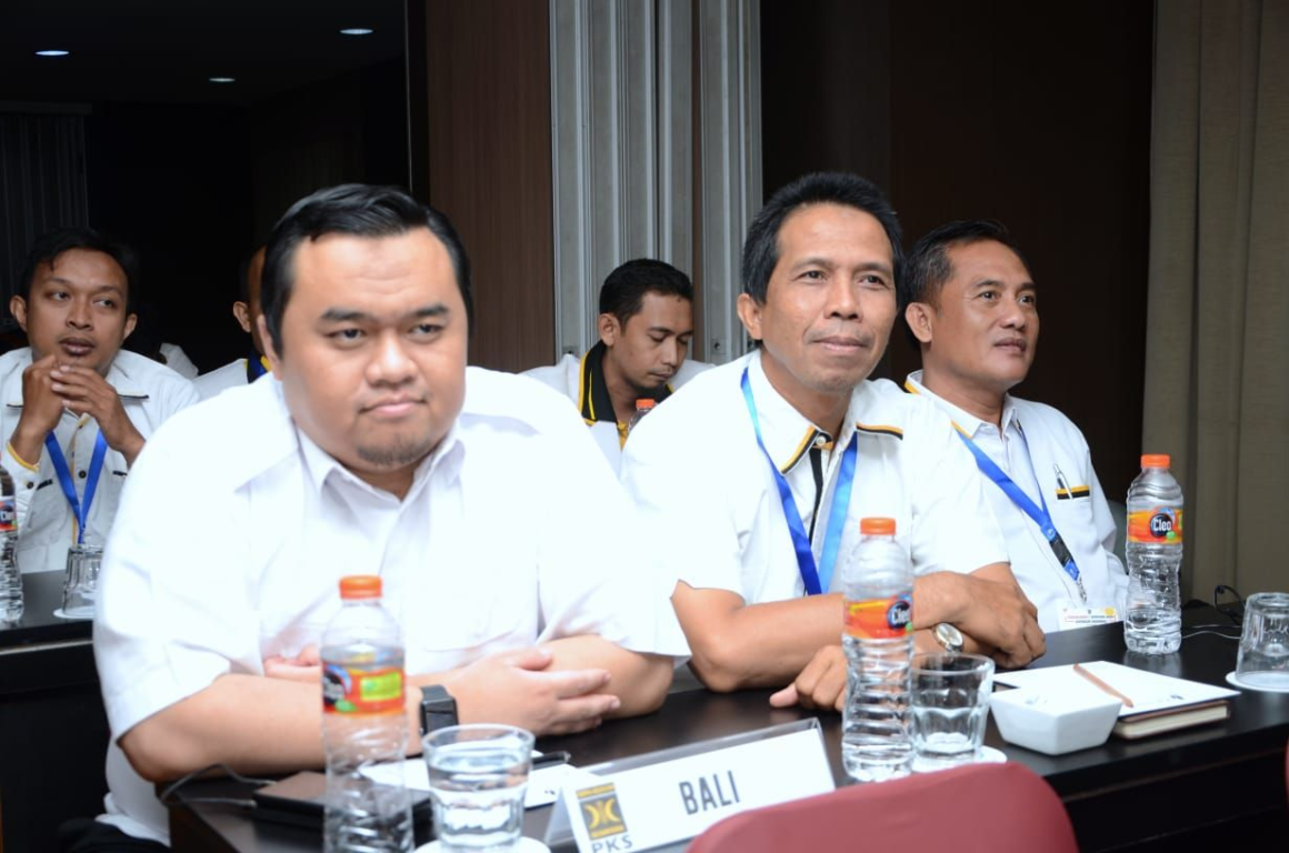 Tim Advokat dari PKS Bali mengikuti konsolidasi 888 advokat yang dipersiapkan DPP PKS untuk mengawal Pemilu yang jujur dan adil di Jakarta, Jumat (18/1) (Donny/PKSFoto)