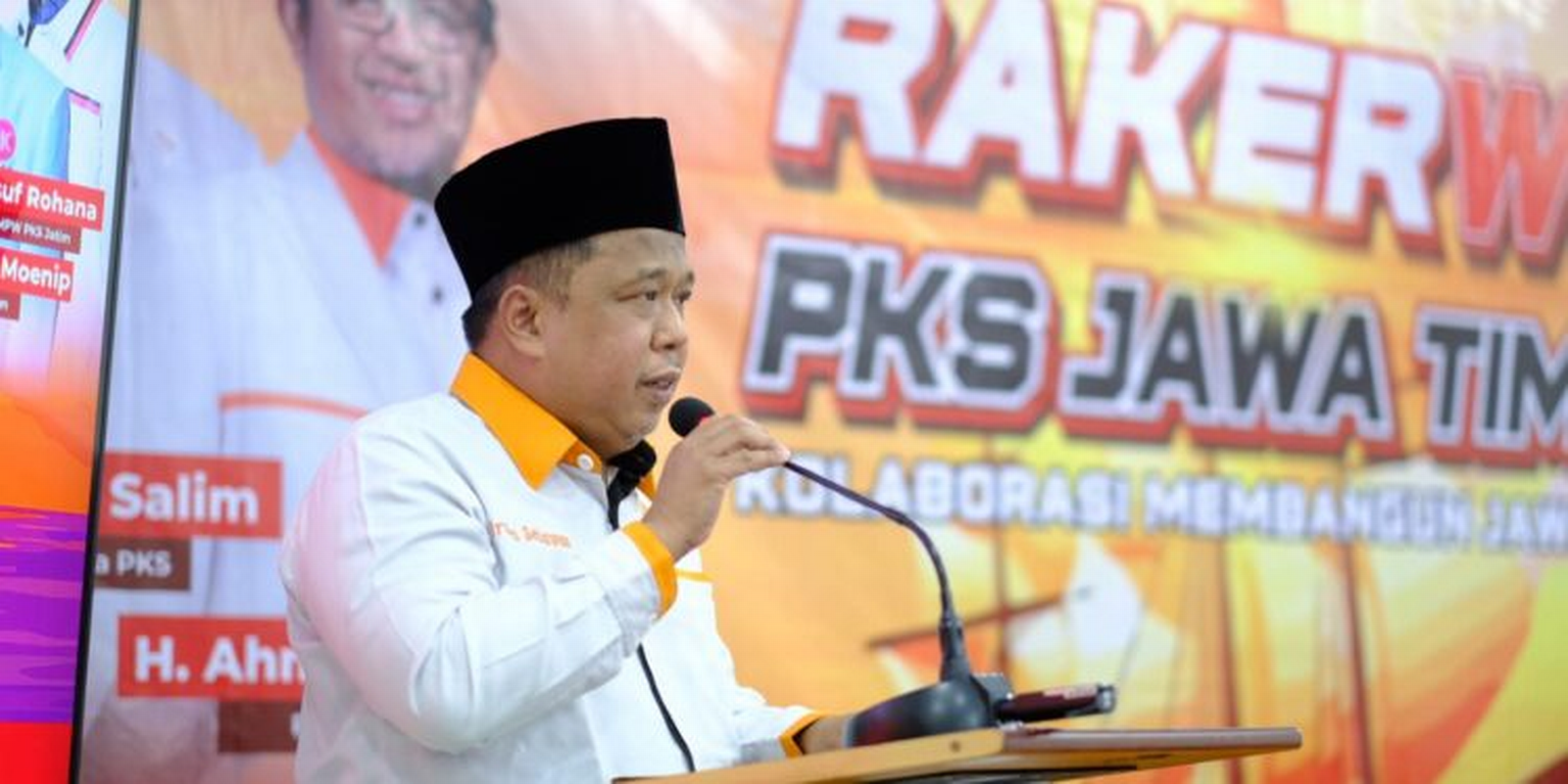 Ketua PKS Jawa Timur Irwan Setiawan memberikan sambutan pada Rapat Kerja Wilayah (Rakerwil) 2024.