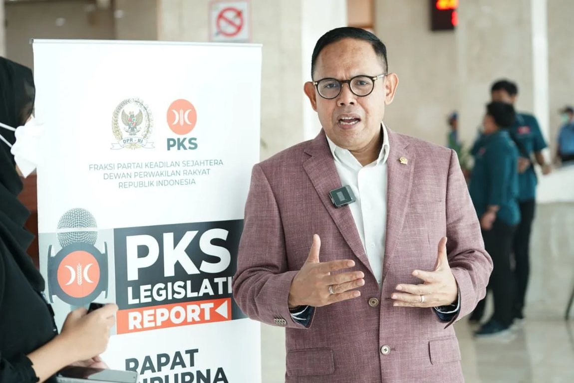 Anggota DPR RI dari Fraksi PKS Andi Akmal Pasluddin