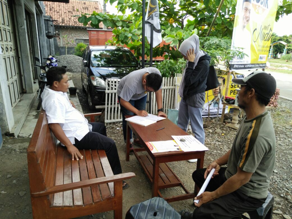 Pemudik sedang mengunjungi Posko Mudik PKS (ilustrasi)